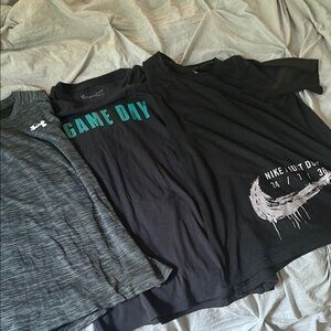 Set of 3 tee shirts Nike Black and under armor Short Sleeve Tee Casual Athletic